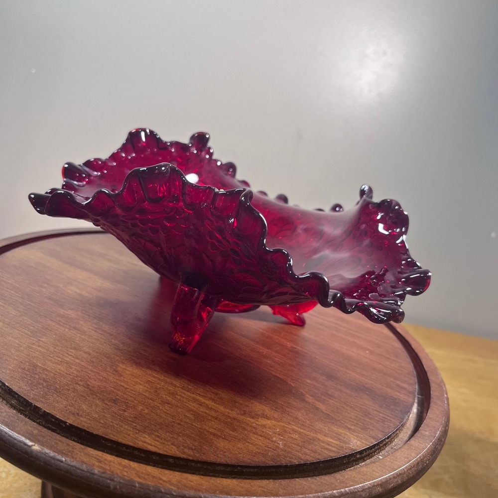 Fenton Ruby Red Amberina Glass Peach Tree Leaf Ruffled Footed Bowl 8"‎ UV Glow